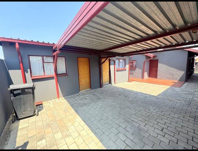 9 BEDROOM HOUSE FOR SALE IN BIRCH ACRES